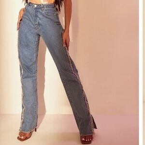 PrettyLittleThing Jeans Blue Wash Fray Details Split Hem Trendy Streetwear NWT
